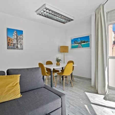 Apartamento Luminoso Cuarteles Daire Málaga Dış mekan fotoğraf