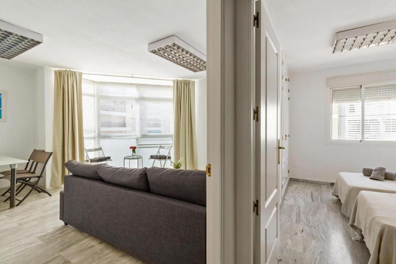 Apartamento Luminoso Cuarteles Daire Málaga Dış mekan fotoğraf